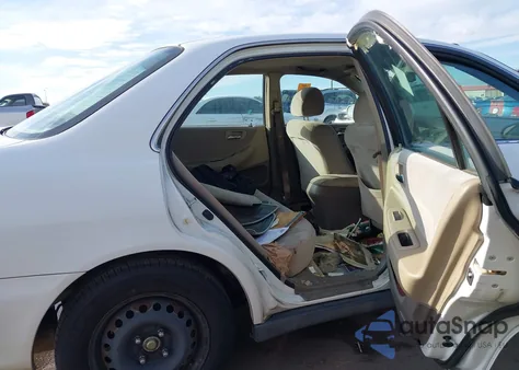 2000 Honda Accord 2.3 Lx z USA, uszkodzony, nr VIN 1HGCG5648YA014381